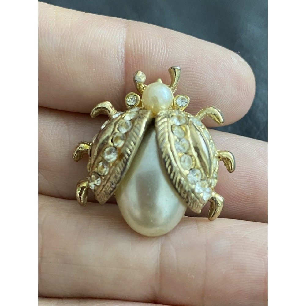White Ladybug Decorated Rhinestone & Pearled Qué Body Small Insect Spring/Summer - Picture 3 of 8